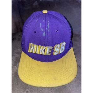 Vintage Rare‎ Nike SB Hat Cap Snapback Skateboarding Los Angeles Lakers Trashed
